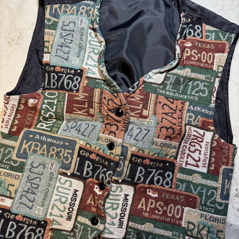 vintage united states license plate tapestry button up vest – best fit medium - Picture 5 of 6